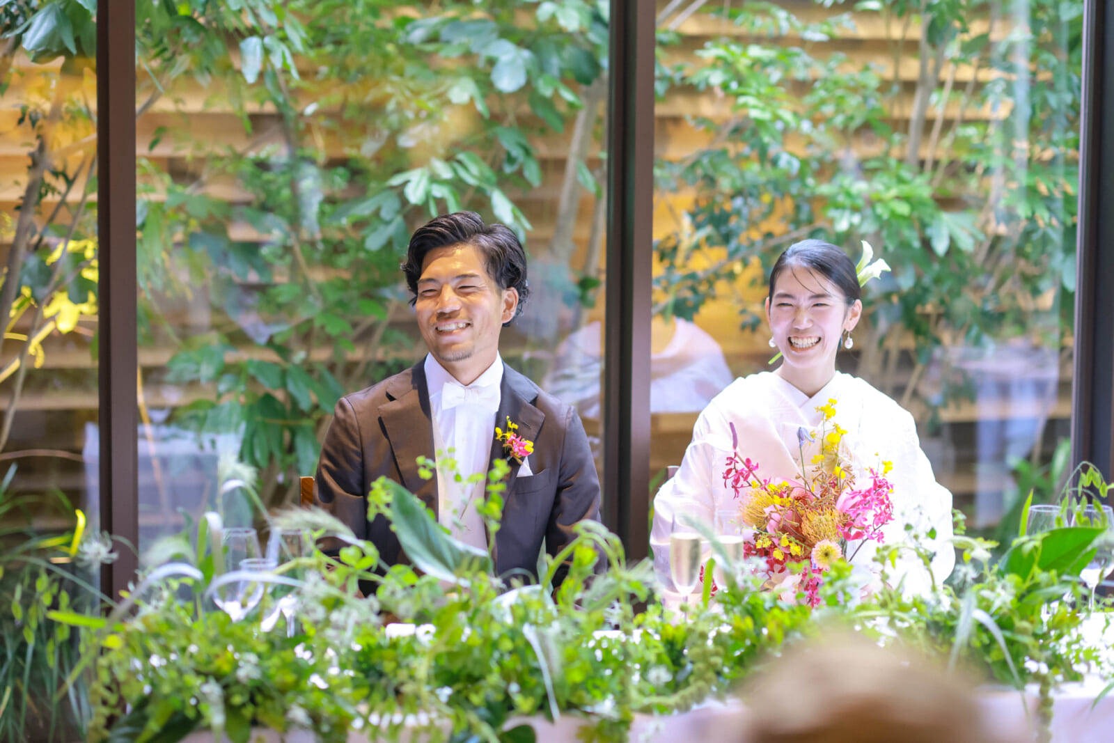 〈2023年8月レポート〉緑溢れる憧れのテラスルームで「自分たちらしい」を叶えるセンスフルウェディング